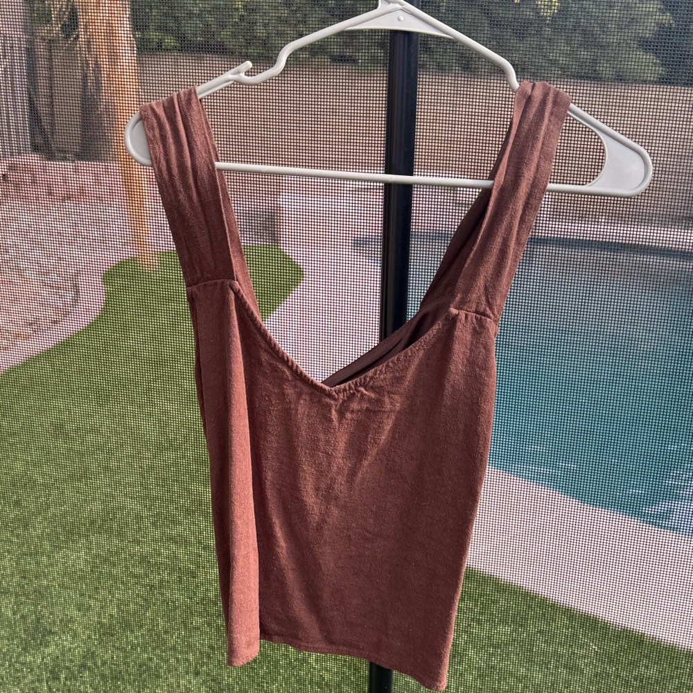 Gilli Women's Sleeveless V-Neck Tank Top - Brown